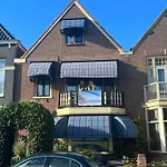 De Zandtaart 4*