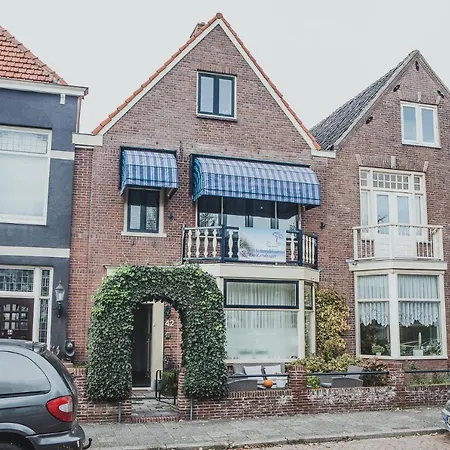 Bed & Breakfast De Zandtaart 3*