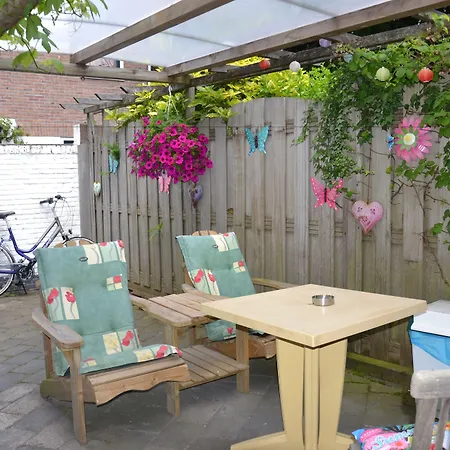 Bed & Breakfast De Zandtaart 4*