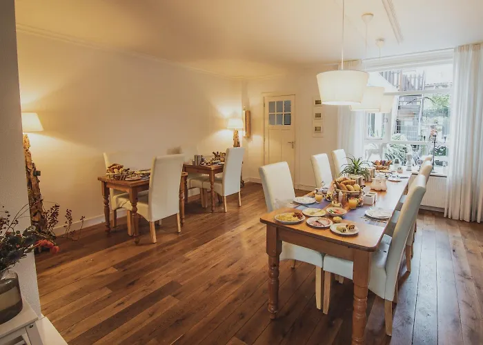 De Zandtaart 住宿加早餐酒店 4*